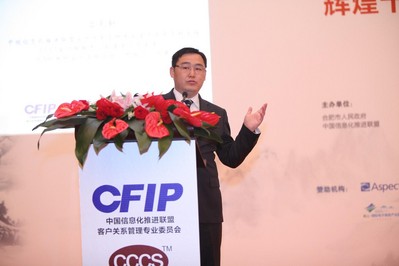 中國信息化推進聯(lián)盟客戶關系管理專業(yè)委員會常務副主任、CCCS 客戶聯(lián)絡中心標準委員會主席、ICMI 國際客戶管理學院（中國區(qū)）總裁呂克勤先生分享呼叫中心在各行業(yè)的較佳實踐及發(fā)展趨勢
