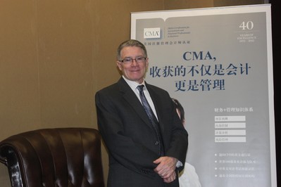 IMA國際認證、考試和知識整合部高級副總裁Dennis Whitney先生親臨現(xiàn)場一睹中國學子風采