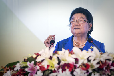 十屆全國人大常委會副委員長、中國關(guān)工委主任顧秀蓮在春苗營養(yǎng)計劃階段性成果發(fā)布暨農(nóng)村貧困兒童營養(yǎng)改善模式國際交流會上講話