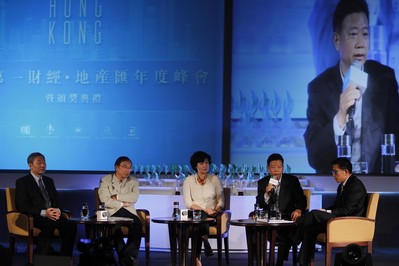 嘉凱城集團(tuán)董事、副總裁李懷彬先生在第一財(cái)經(jīng)地產(chǎn)匯年度峰會(huì)上表示，新型城鎮(zhèn)化的核心就是集聚